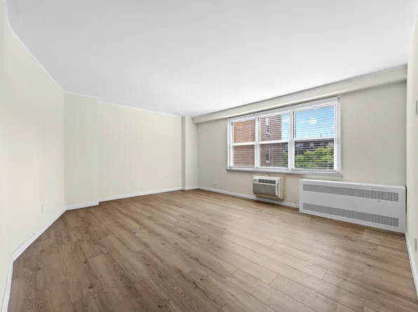 2650 Ocean Parkway image 1 of 34