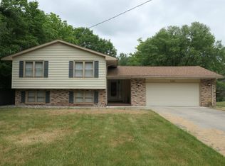 3292 N Genrich Dr, Sanford, MI 48657