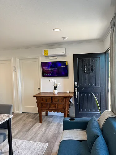 2115 1/2 S Rimpau Blvd Photo 1