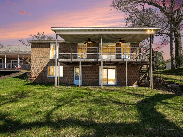 824 Forest Dr, Portage, MI 49002