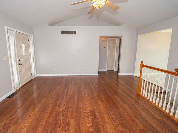 2nd image of 53620 Springfield Ct