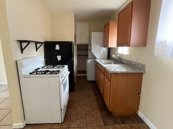 870 Euclid Ave APT 3, Beaumont, CA 92223