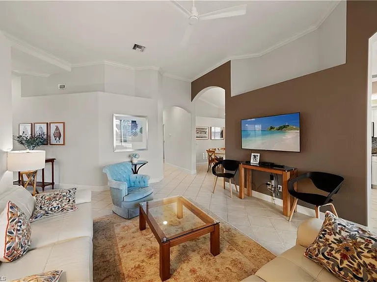 8066 Tauren Ct — Photo 4