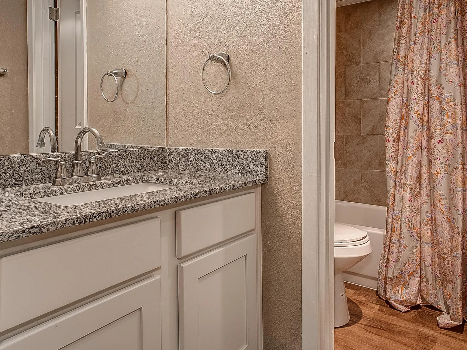 Camino Flats - Pricing for Entire Apt — Photo 4