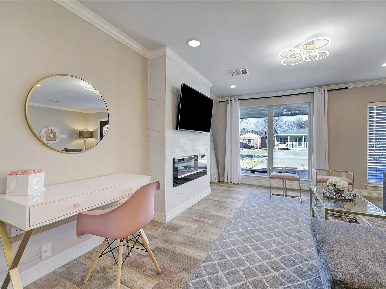 4 bed, 2.0 bath, 1726 sqft, $2,500 — Photo 4