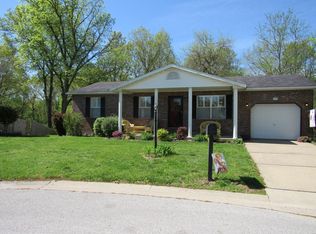 419 Saint John Dr, Godfrey, IL 62035