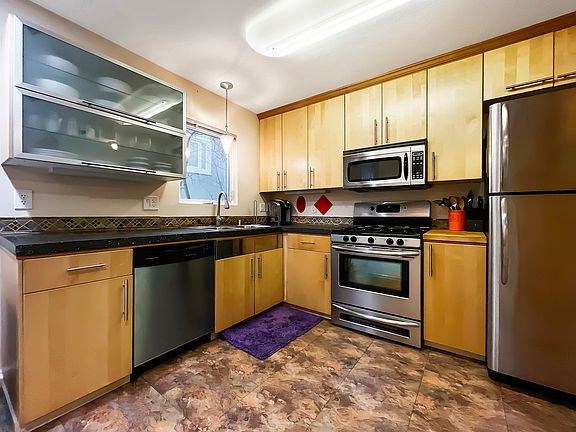 2nd image of 617 N St APT D