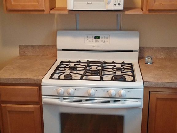 5th image of 11006 Mountain Ash Ave NW