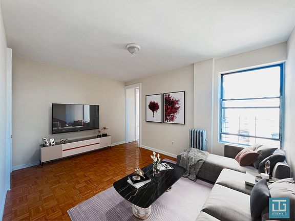 3rd image of 515 W 170th St #46