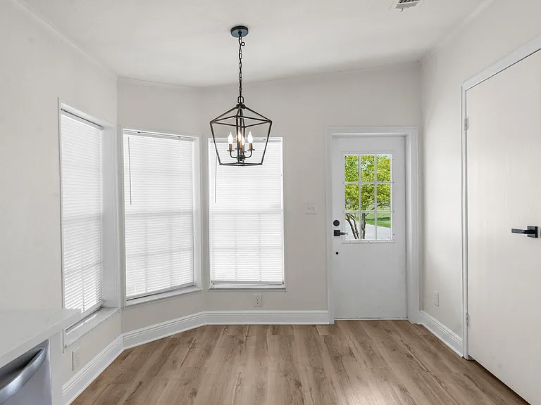 14261 Montclair Dr — Photo 10