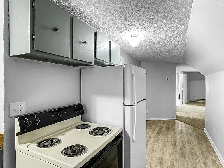 311 N 4th St #4 — Photo 4