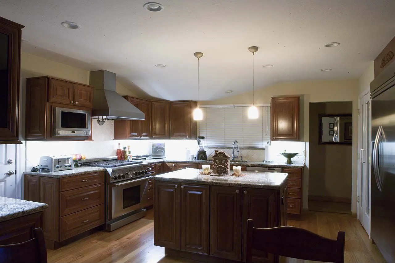 805 Cottonwood Dr photo 1