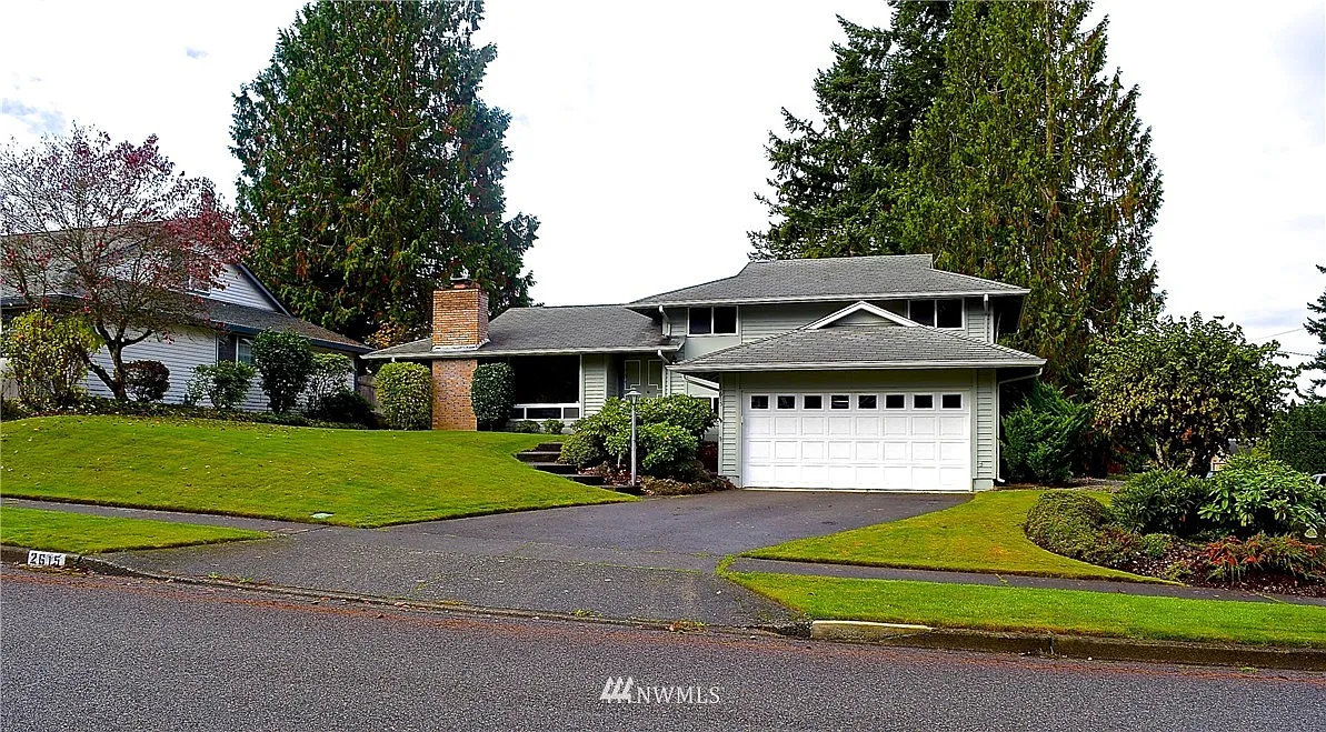 2615 Dogwood Street SE photo 1