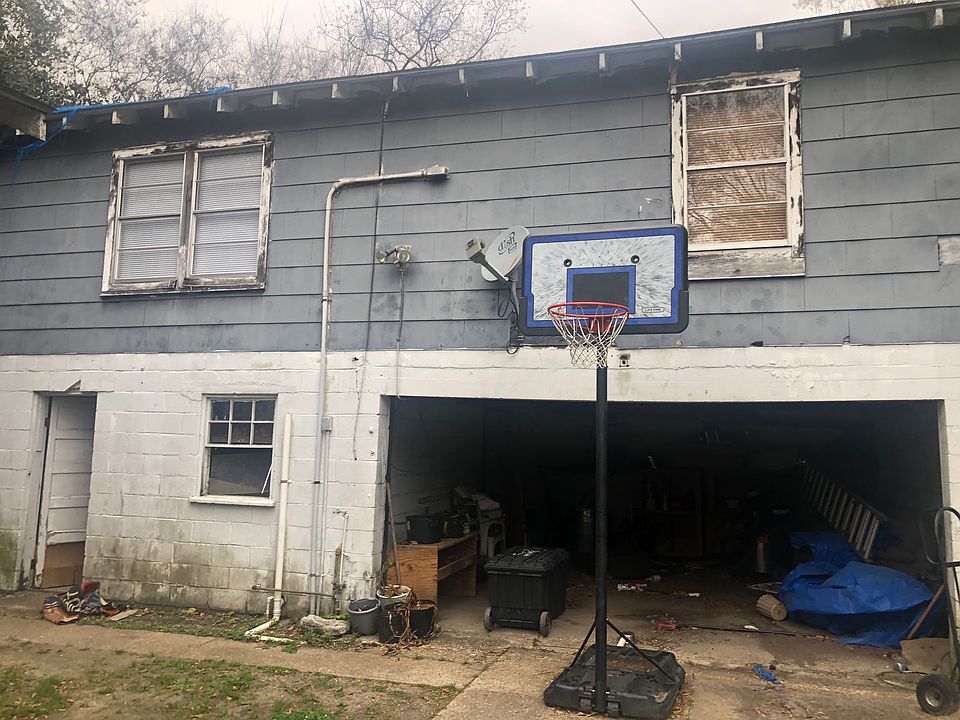 2nd image of 3157 Midway Ave