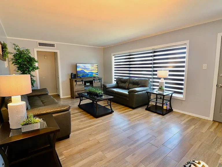 1216 Brookhaven Dr — Photo 3