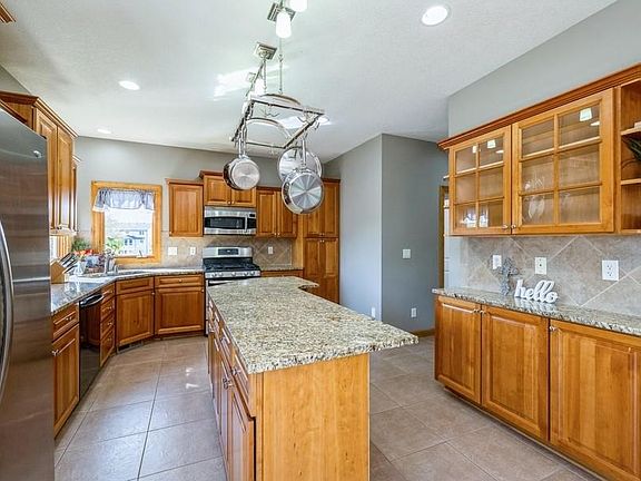4th image of 6601 Peckham St