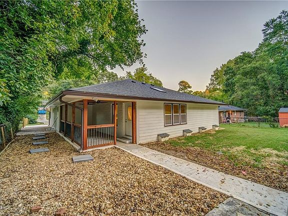 2nd image of 2303 Sheryl Dr