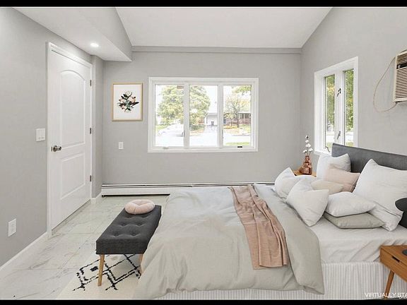 4th image of 33 Ballad Ln