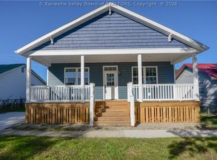 3911 39th St, Nitro, WV 25143