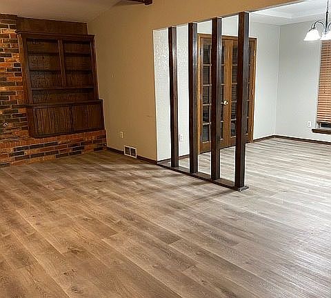 5th image of 10301 Glascow Dr