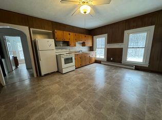 695 Cape St, Lee, MA 01238