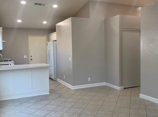 9177 Applewood Ln, Hesperia, CA 92344