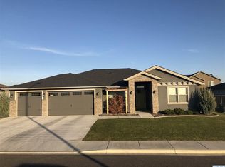 1284 Onyx Ave, West Richland, WA 99353