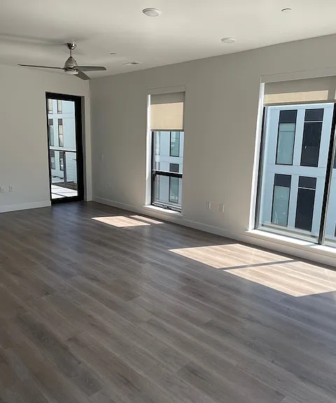 300 S Clinton St #401 — Photo 3