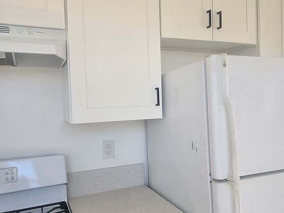 5th image of 521 S 31st St