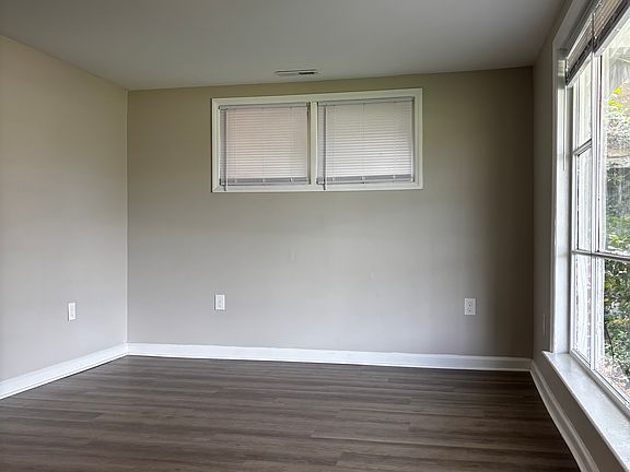 5th image of 1127 Olivia Ln