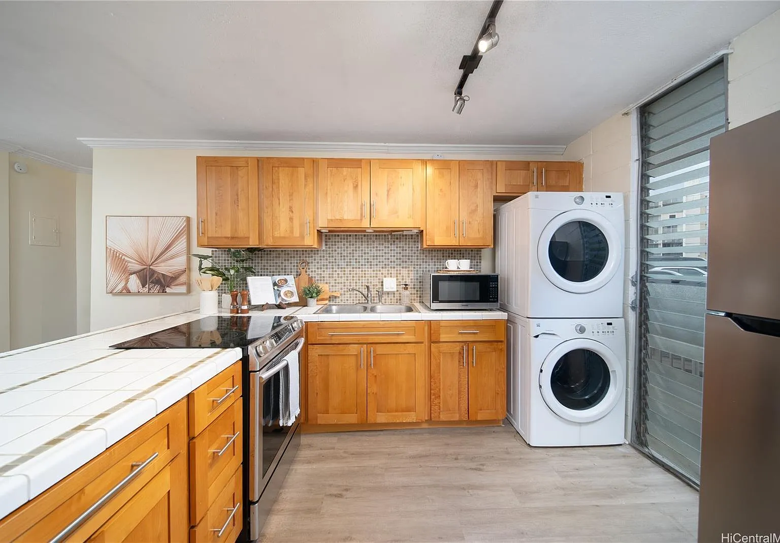 Dossev - Waikalani Pl C405 - 1 — Photo 1