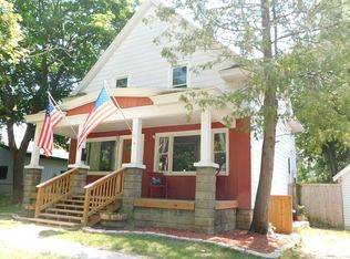 18 W Woodrow St, Fremont, MI 49412