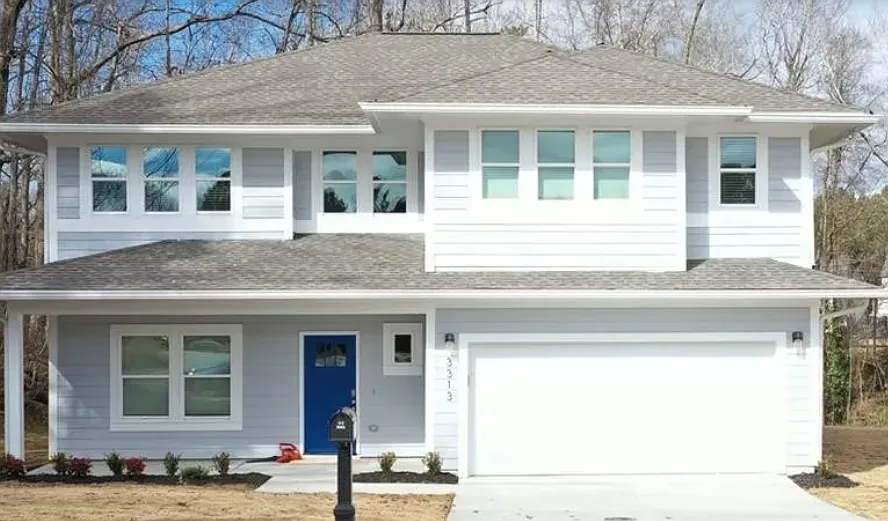 4 bed, 2.5 bath, 2454 sqft, $2,600 — Photo 1