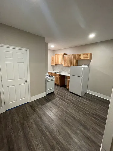 1410 W Oak St #6 Photo 1