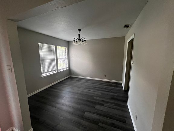 2nd image of 711 Braesgreen Dr