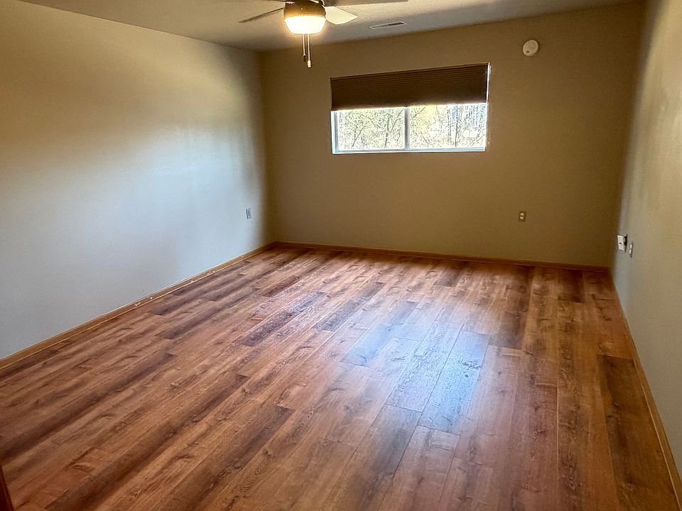2nd image of 14 Country Ln #1