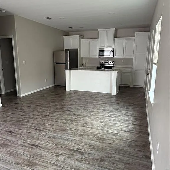 3304 Wolf Creek Ave #4 — Photo 3