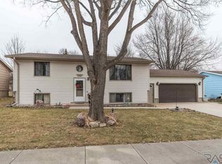 5112 E Prospect St, Sioux Falls, SD 57110