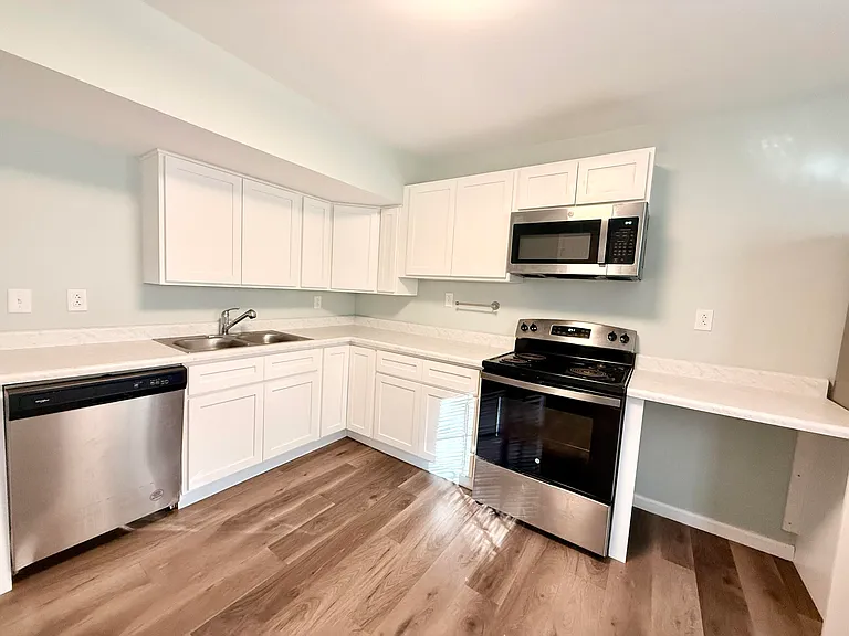 250-264 Hycliff St #1-7 — Photo 7