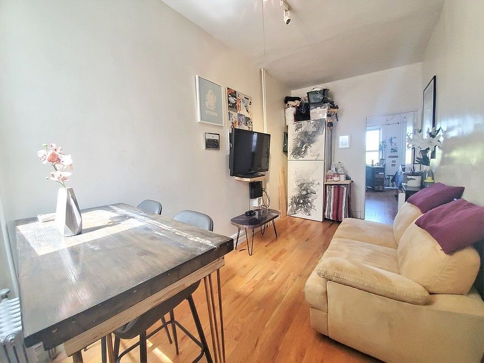 1st image of 1342 Willoughby Ave #2R