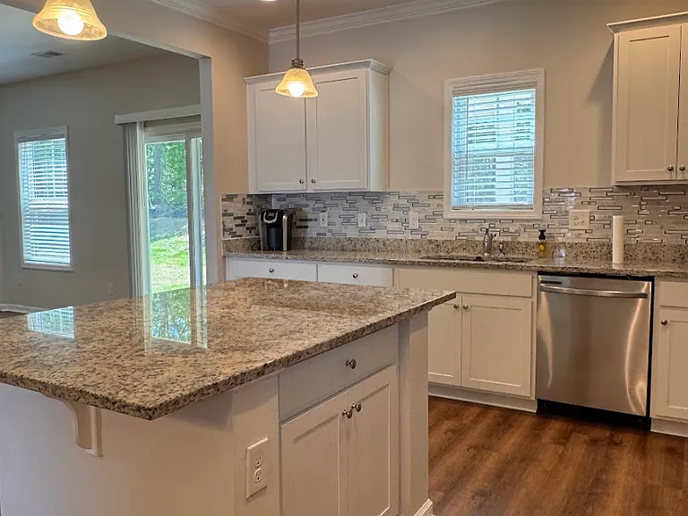 320 Alameda Ln — Photo 4