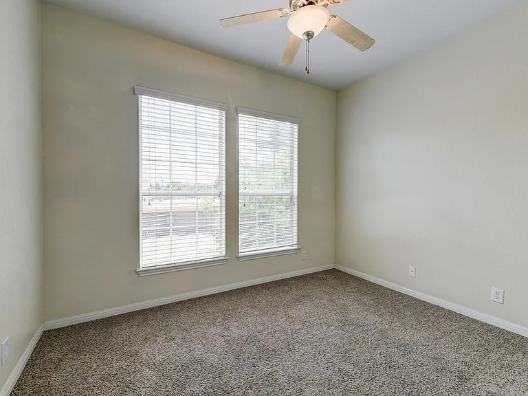 5102 Caswell Ave — Photo 21