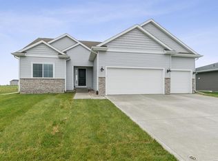1504 Ledges Dr, Ames, IA 50010