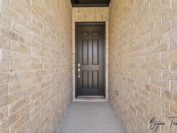 3rd image of 1632 Daylight Lake Dr