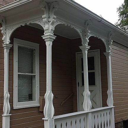 Driveway side entrance