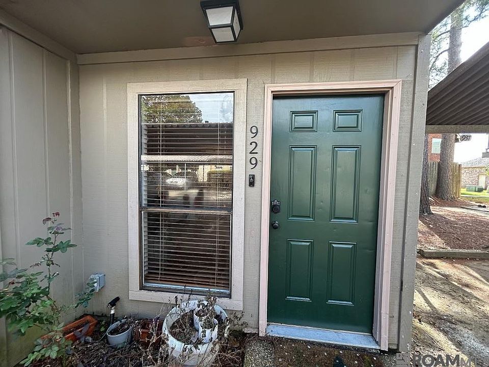 1st image of 929 Ridgepoint Ct