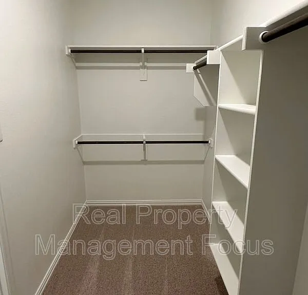 239 Jenkinson Dr — Photo 13