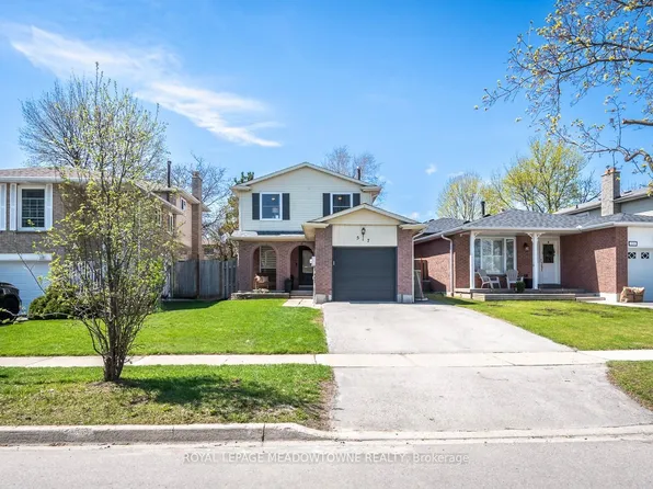 517 Beaver Ct, Milton, ON L9T 4A7