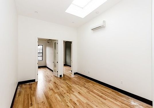 3rd image of 302 Stanhope St #4