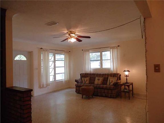 4th image of 2286 Waldemere St